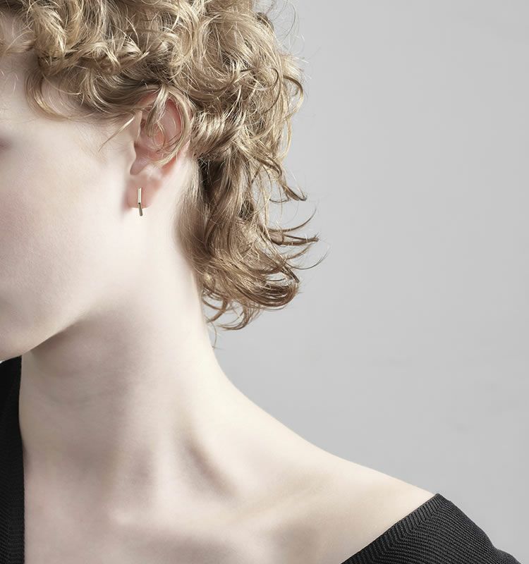 12月上旬再販予定】Tie（K10 Earrings） | 痛くないイヤリング WOJE